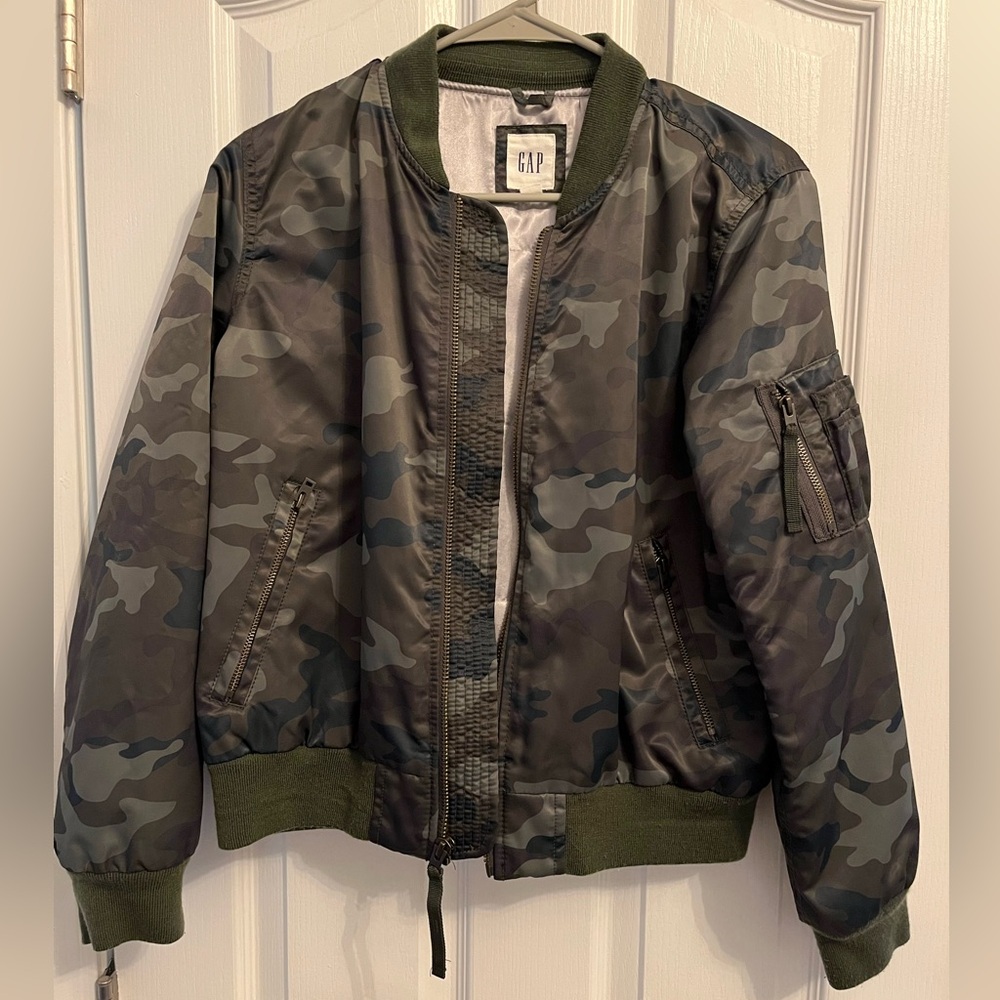 Gap camo print bomber style jacket. Fits like a medium